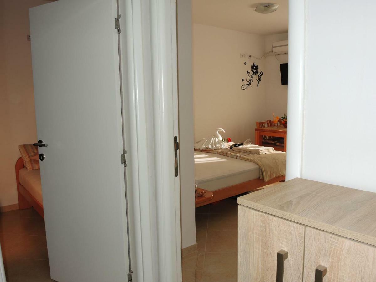 Iva Apartmani Tribalj Exteriör bild