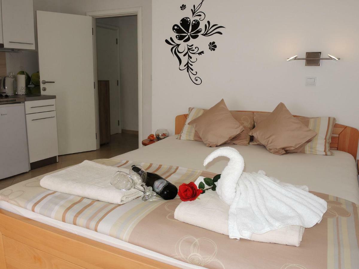 Iva Apartmani Tribalj Exteriör bild