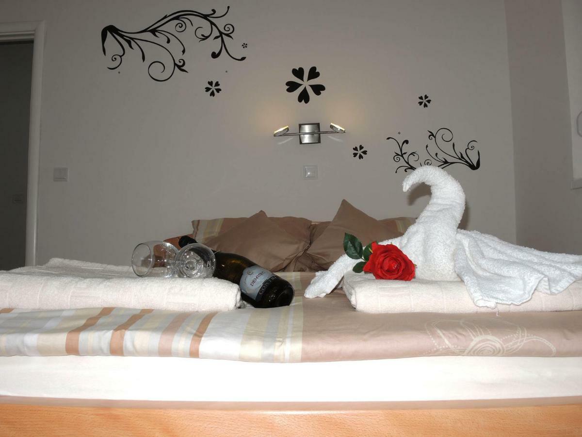 Iva Apartmani Tribalj Exteriör bild
