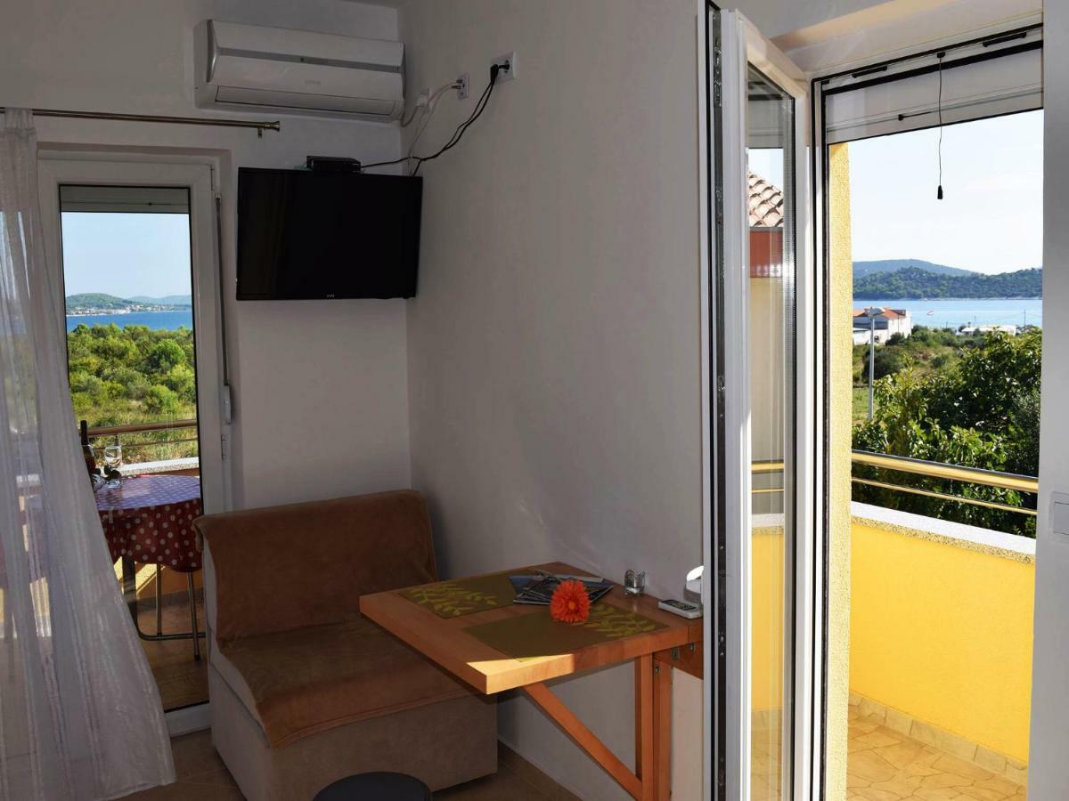 Iva Apartmani Tribalj Exteriör bild