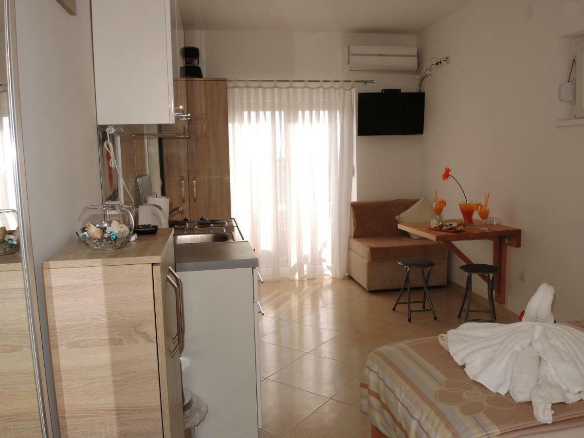 Iva Apartmani Tribalj Exteriör bild