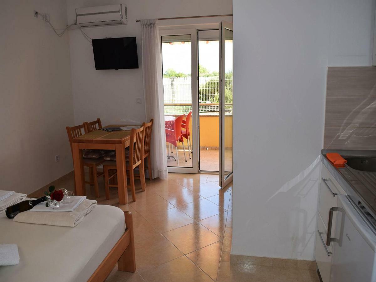 Iva Apartmani Tribalj Exteriör bild