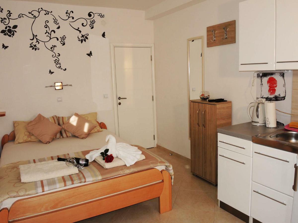 Iva Apartmani Tribalj Exteriör bild