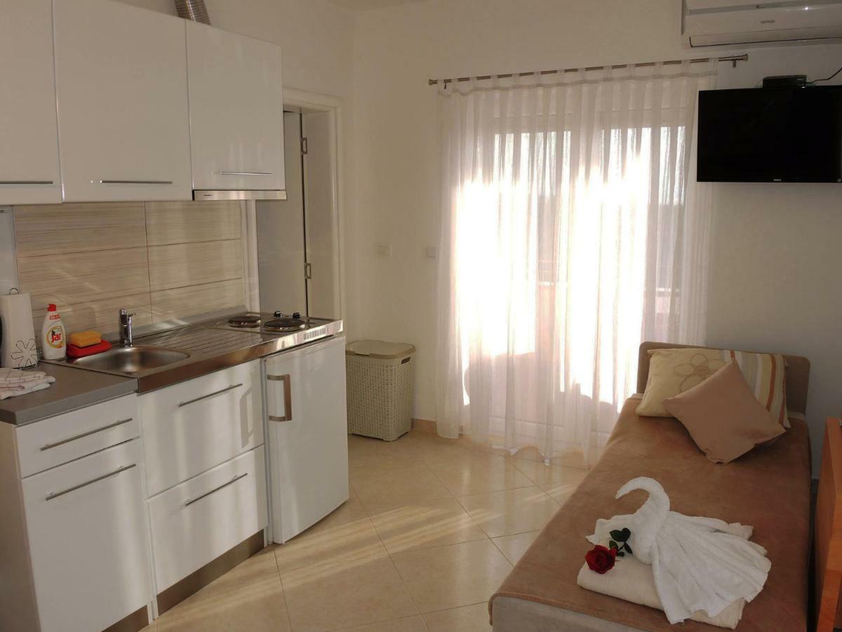 Iva Apartmani Tribalj Exteriör bild