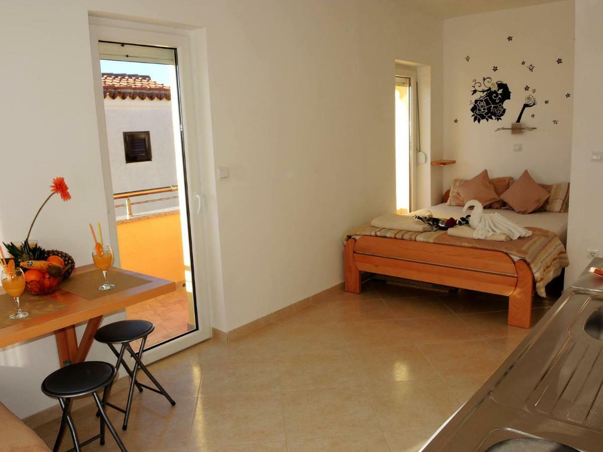 Iva Apartmani Tribalj Exteriör bild